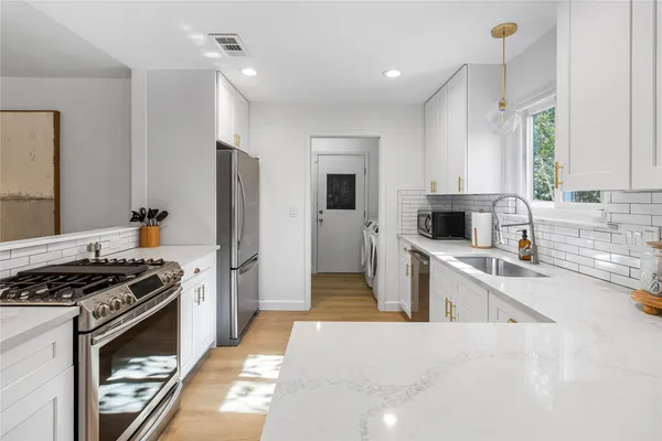 $3,195 | 4907 Dry Oak Trail, Austin, TX 78749