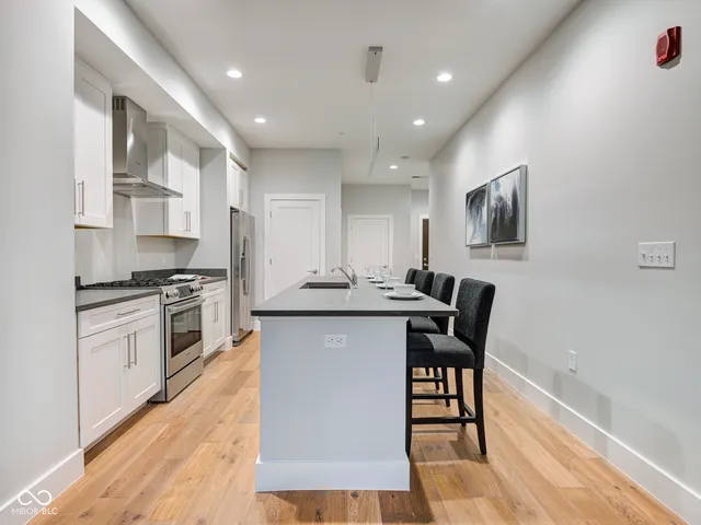 $400,000 | 319 East 16th Street, Unit 206, Indianapolis, IN 46202