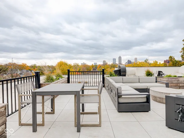 $400,000 | 319 East 16th Street, Unit 206, Indianapolis, IN 46202