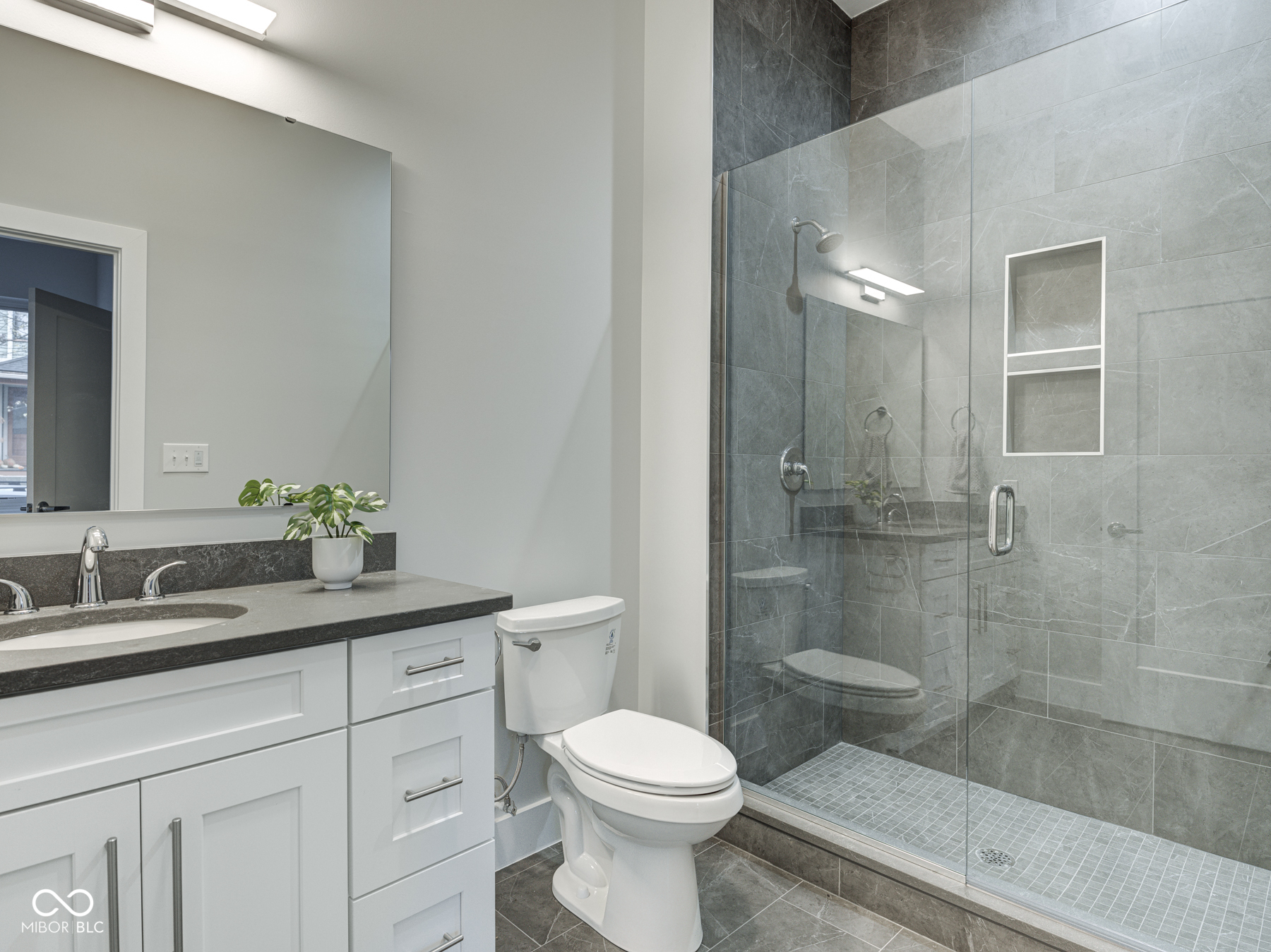 319 East 16th Street, Unit 206 Indianapolis, IN 46202 - Photo 7 of 33