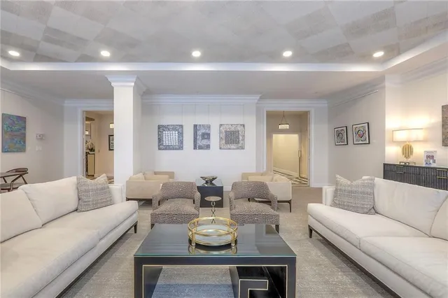 $239,900 | 4545 Wornall Road, Unit 1009, Kansas City, MO 64111