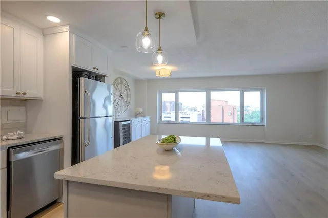 $239,900 | 4545 Wornall Road, Unit 1009, Kansas City, MO 64111