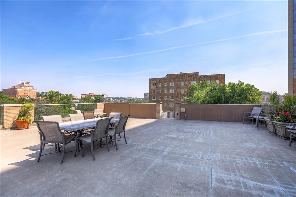 4545 Wornall Road, Unit 1009 Kansas City, MO 64111 - Photo 25 of 27