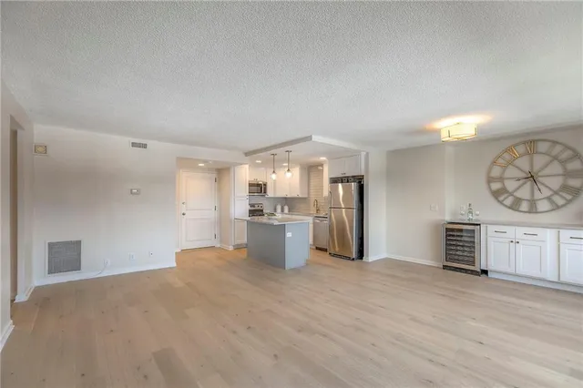 $239,900 | 4545 Wornall Road, Unit 1009, Kansas City, MO 64111