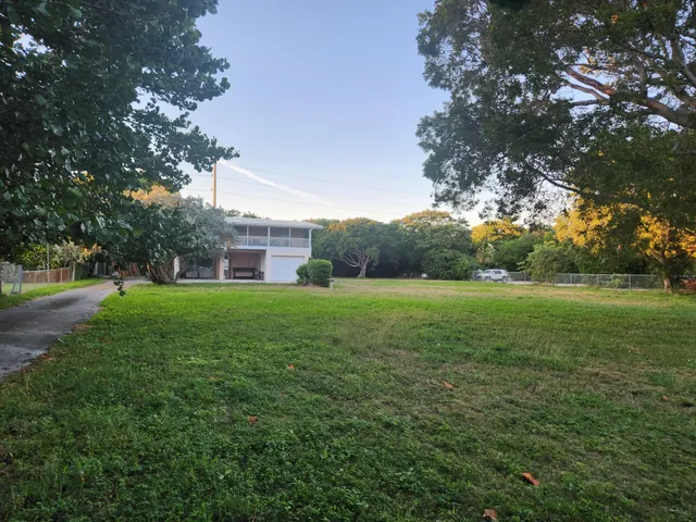 $3,750 | 27 Seaside Avenue, Key Largo, FL 33037