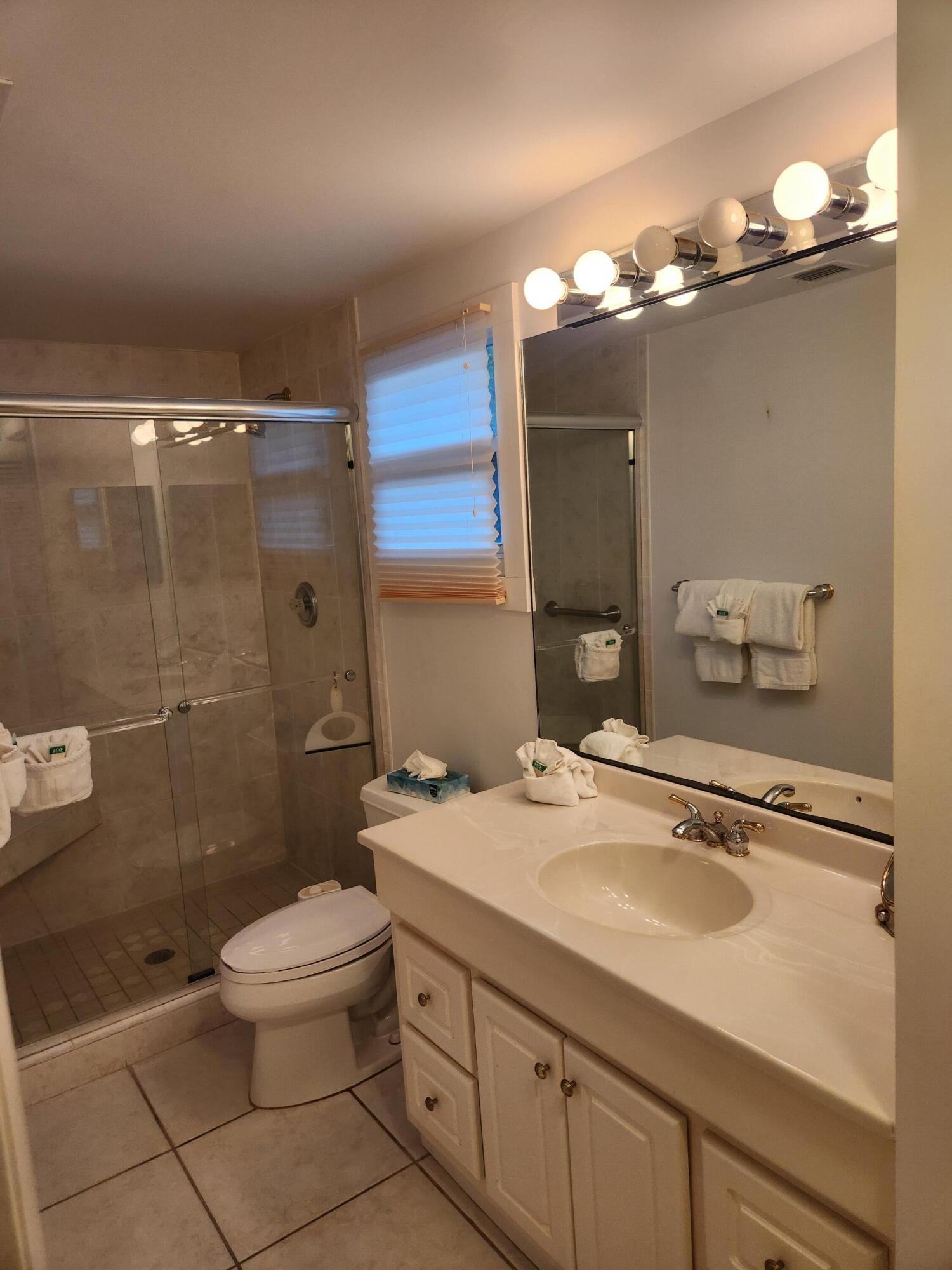 27 Seaside Avenue Key Largo, FL 33037 - Photo 12 of 23 20251219_172134