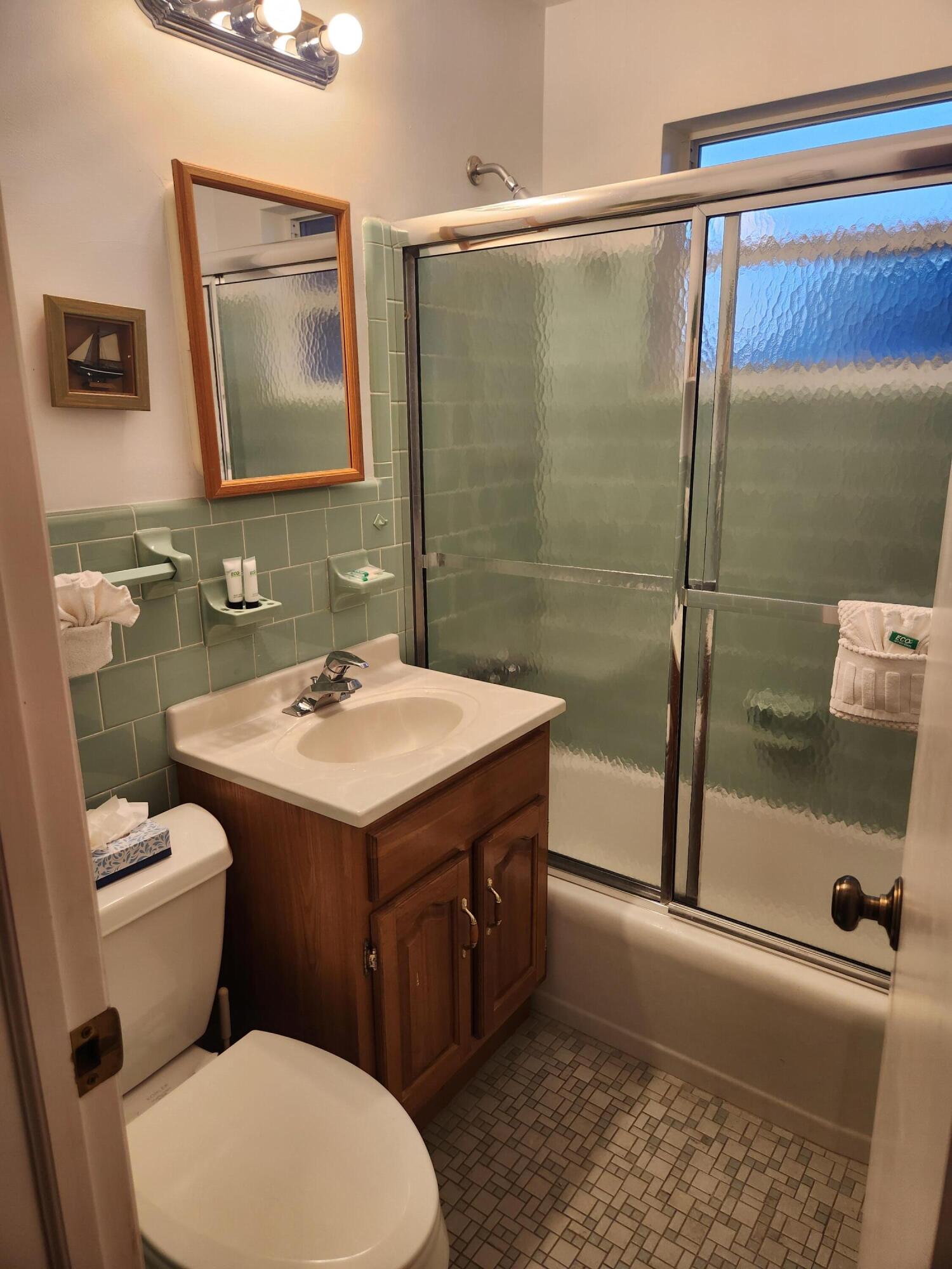 27 Seaside Avenue Key Largo, FL 33037 - Photo 17 of 23 20251219_172205