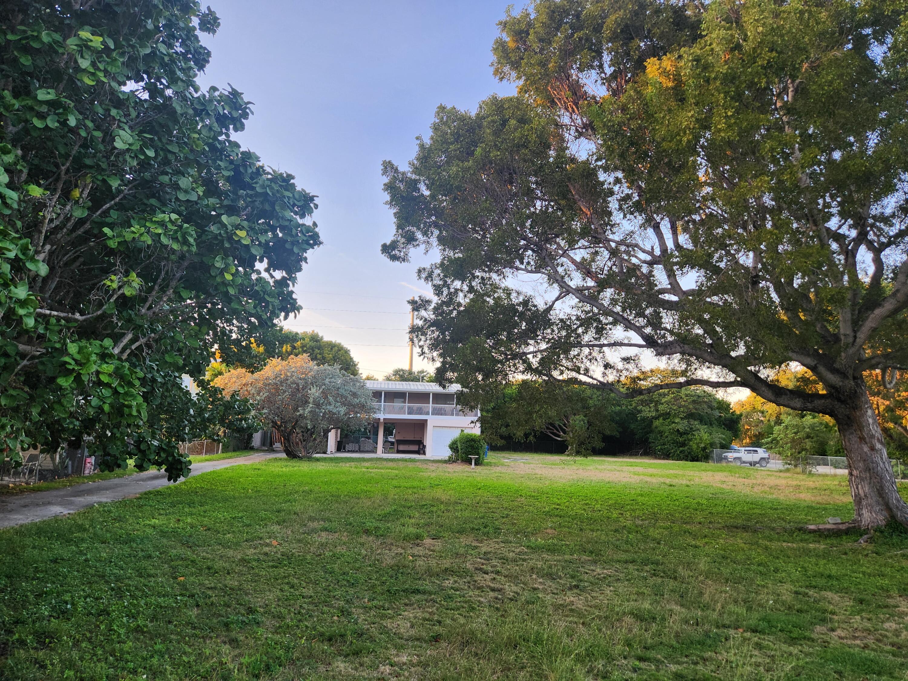 27 Seaside Avenue Key Largo, FL 33037 - Photo 19 of 23 20251219_171536