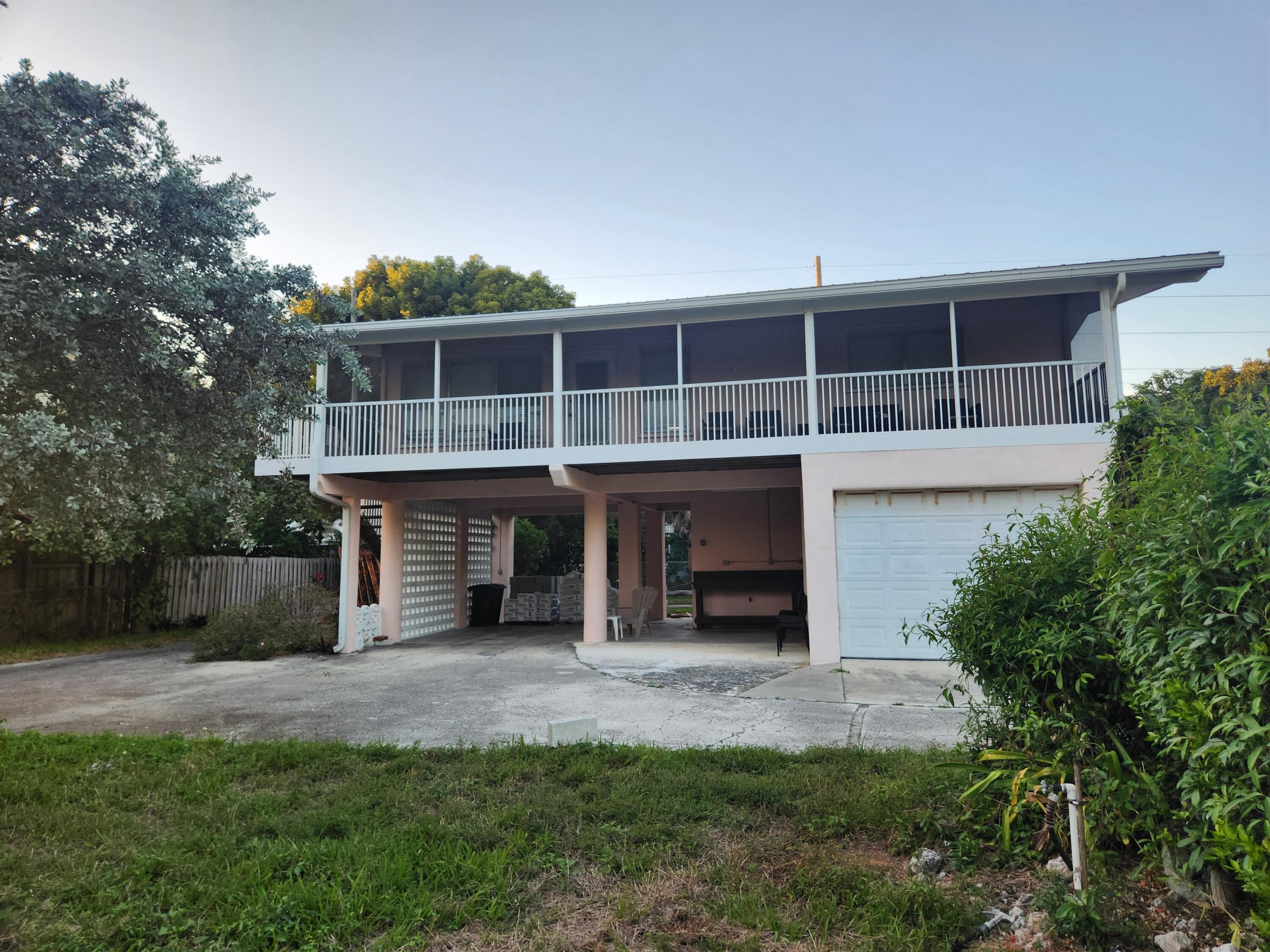 27 Seaside Avenue Key Largo, FL 33037 - Photo 2 of 23 20251219_171716