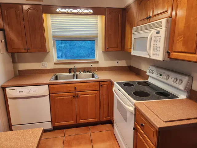 $3,750 | 27 Seaside Avenue, Key Largo, FL 33037