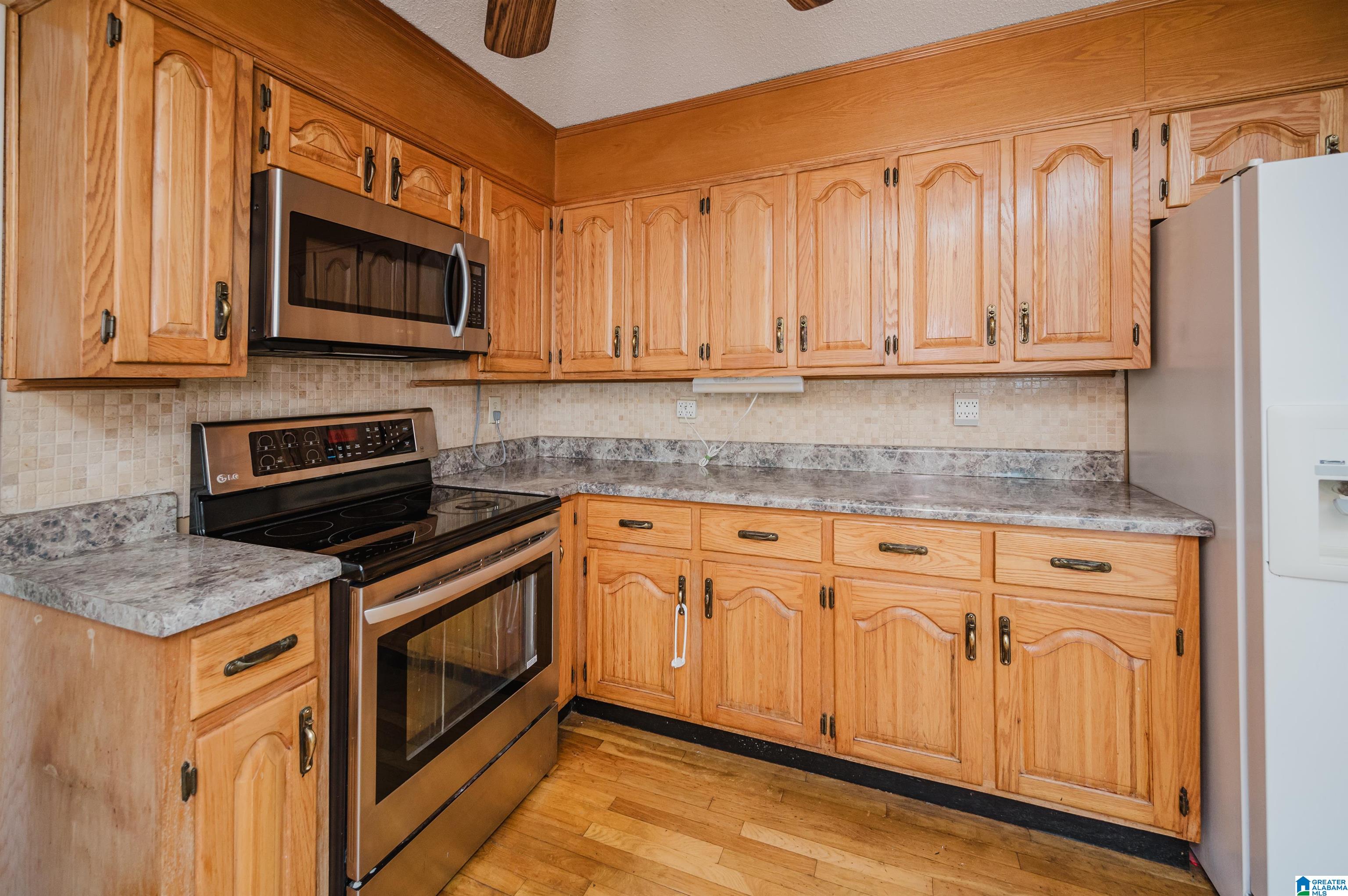 8988 Bankston Road Warrior, AL 35180 - Photo 13 of 47