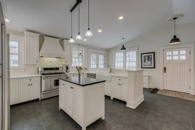 $575,000 | 360 3rd Street, Marine on St. Croix, MN 55047