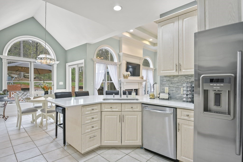 43 Kendall Hill Road Leominster, MA 01453 - Photo 15 of 36