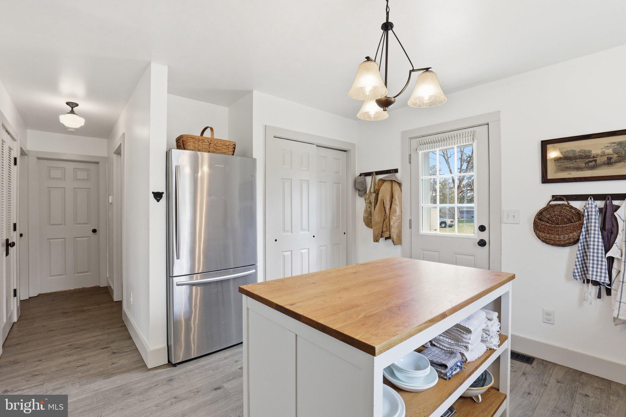 412 Three Bridge Road Newfield, NJ 08344 - Photo 13 of 26 Bright and inviting kitchen space.