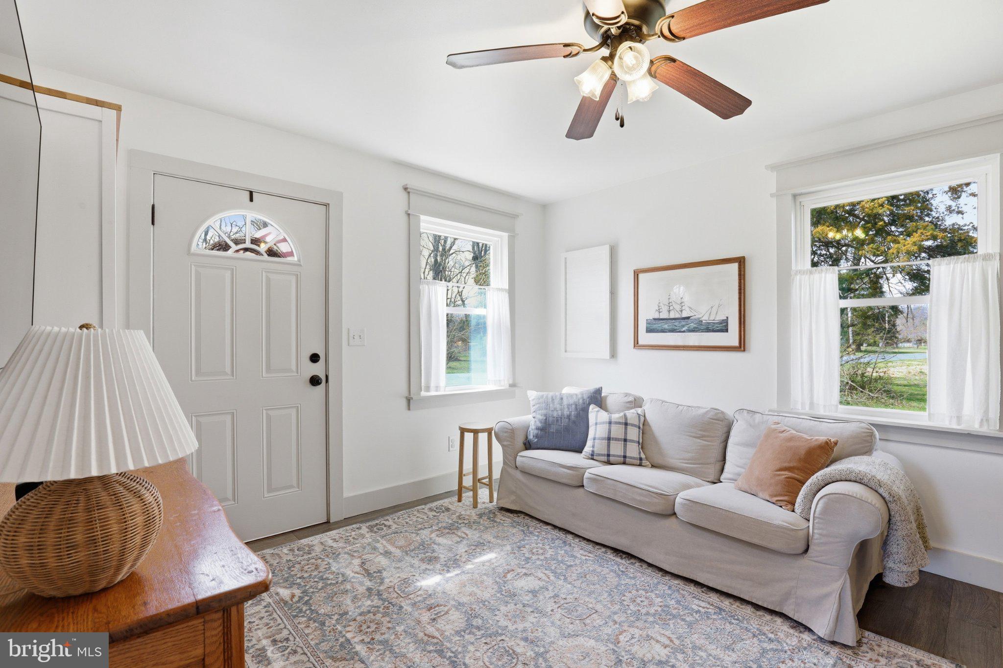 412 Three Bridge Road Newfield, NJ 08344 - Photo 16 of 26 Bright and inviting living space.