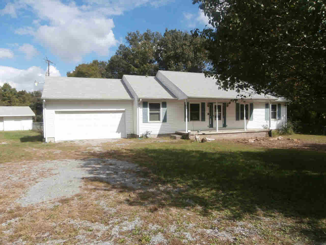 11669 Spowart Road West Frankfort, IL 62896 - Photo 1 of 36 Gallery Image 1