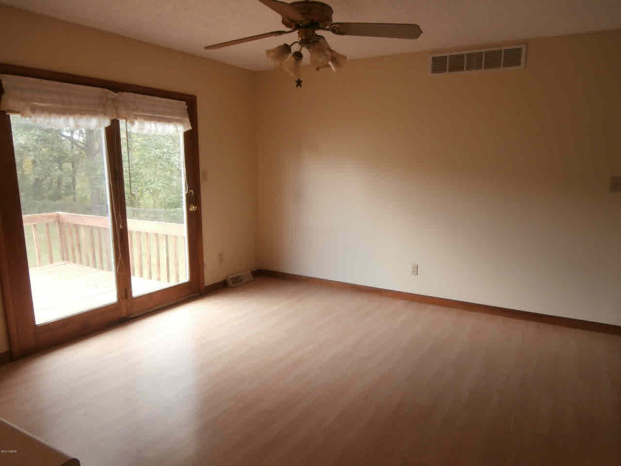 11669 Spowart Road West Frankfort, IL 62896 - Photo 12 of 36 Gallery Image 12