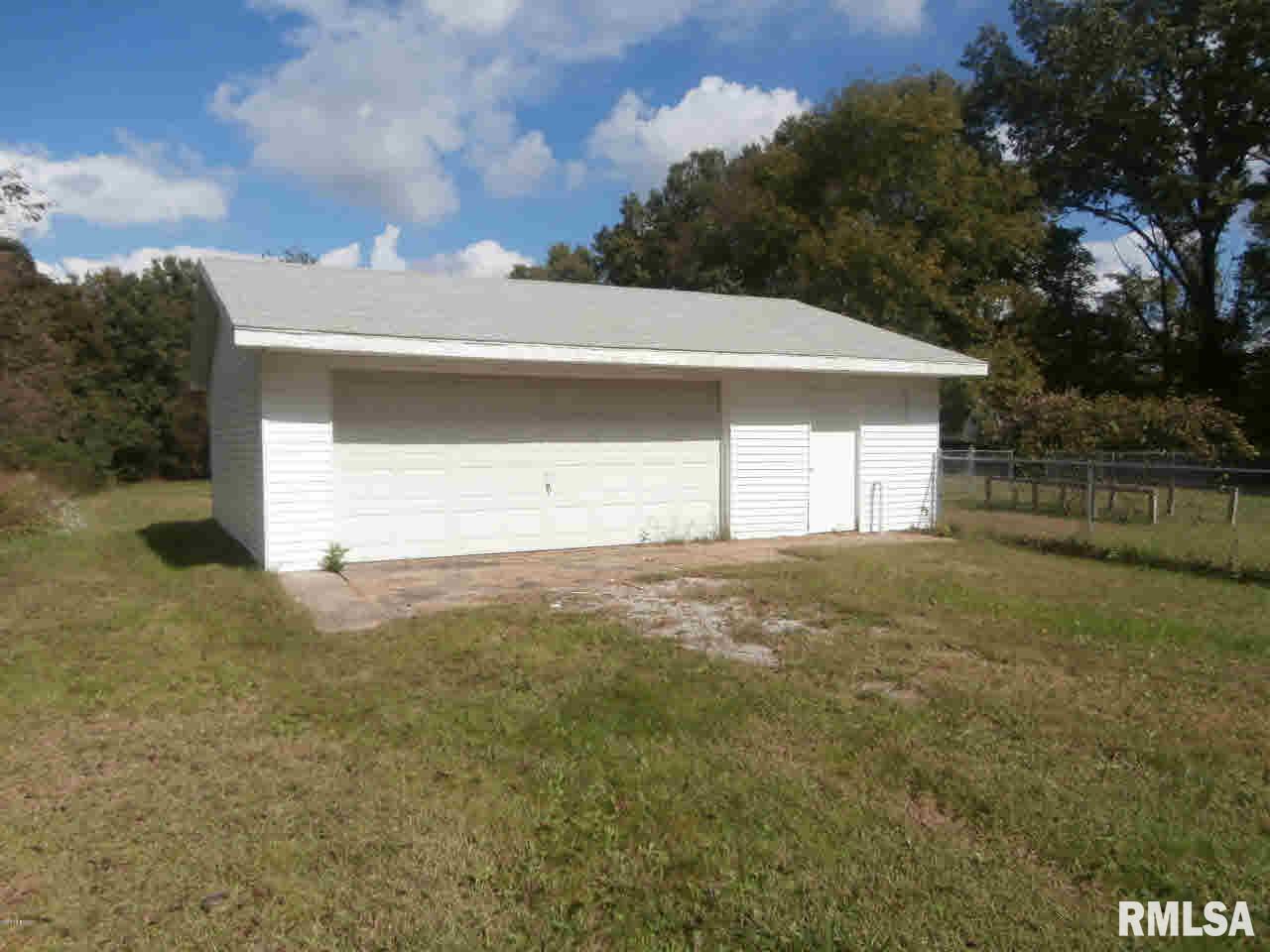 11669 Spowart Road West Frankfort, IL 62896 - Photo 2 of 36 Gallery Image 2