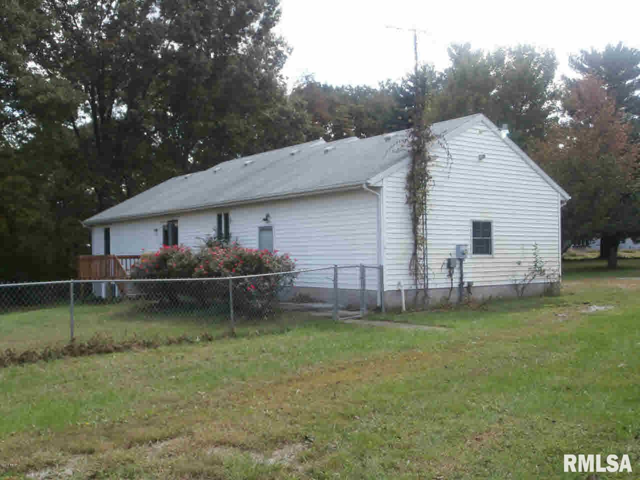 11669 Spowart Road West Frankfort, IL 62896 - Photo 9 of 36 Gallery Image 9