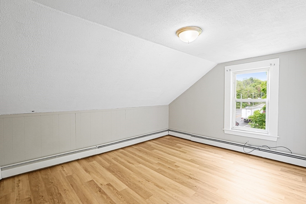 34 Worcester Road Charlton, MA 01507 - Photo 12 of 33 Gallery Image 12
