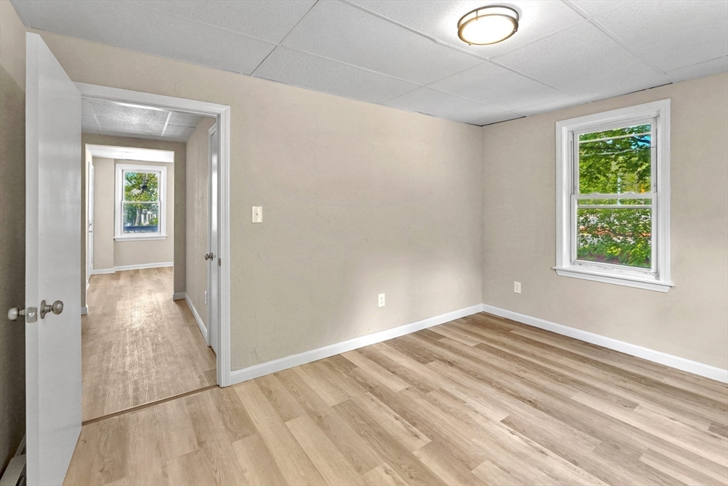 34 Worcester Road Charlton, MA 01507 - Photo 8 of 33 Gallery Image 8