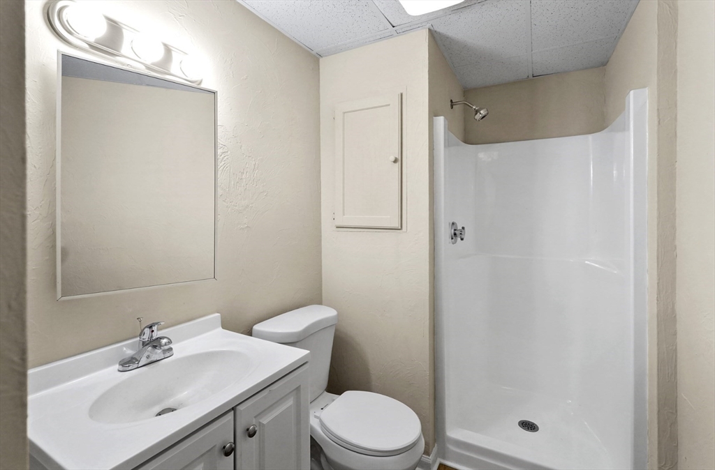 34 Worcester Road Charlton, MA 01507 - Photo 10 of 33 Gallery Image 10
