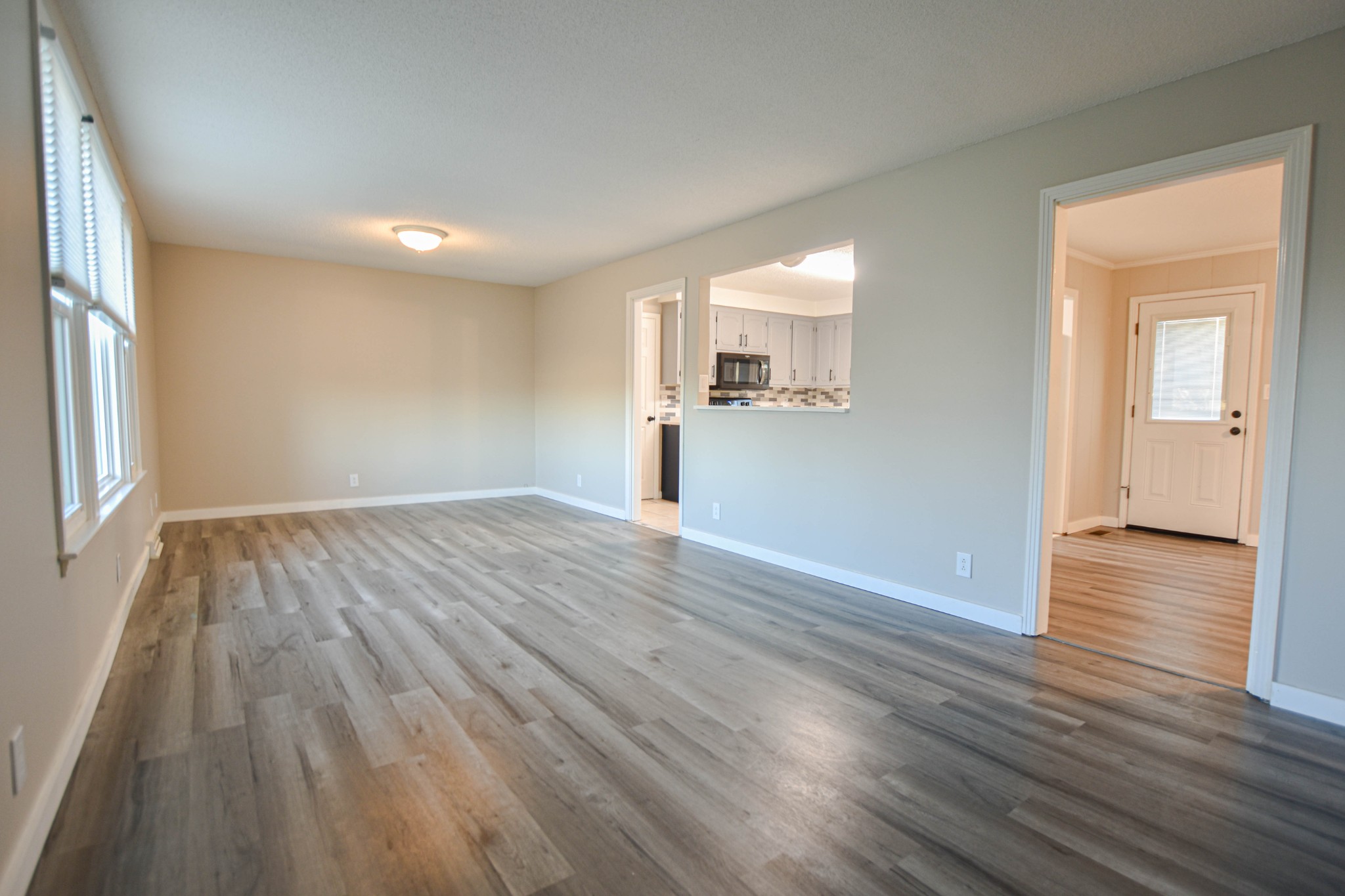 414 Sango Road Clarksville, TN 37043 - Photo 2 of 16 Gallery Image 2