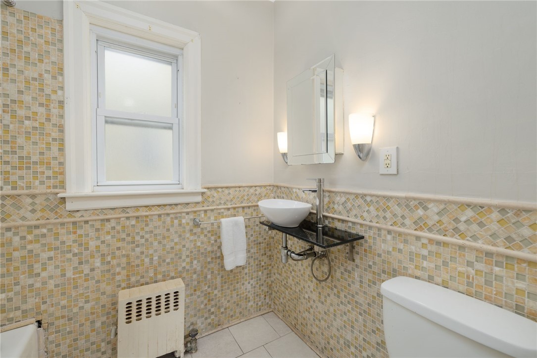 31 Windsor Road, Unit 1 Cranston, RI 02905 - Photo 33 of 44