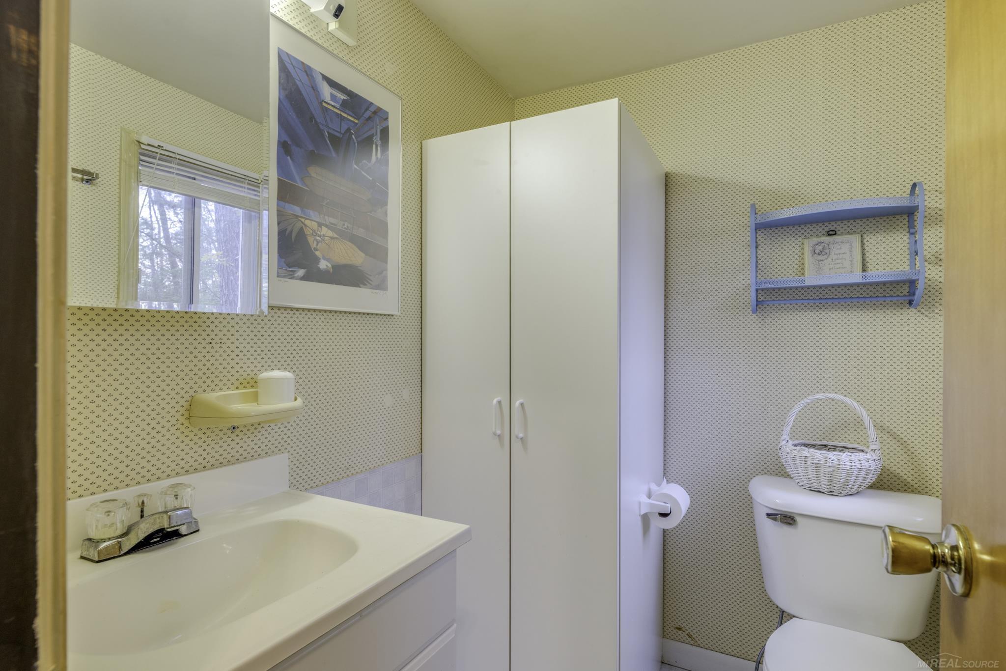 1893 South Lakeshore Road Carsonville, MI 48419 - Photo 37 of 72 Middle Level Half Bath