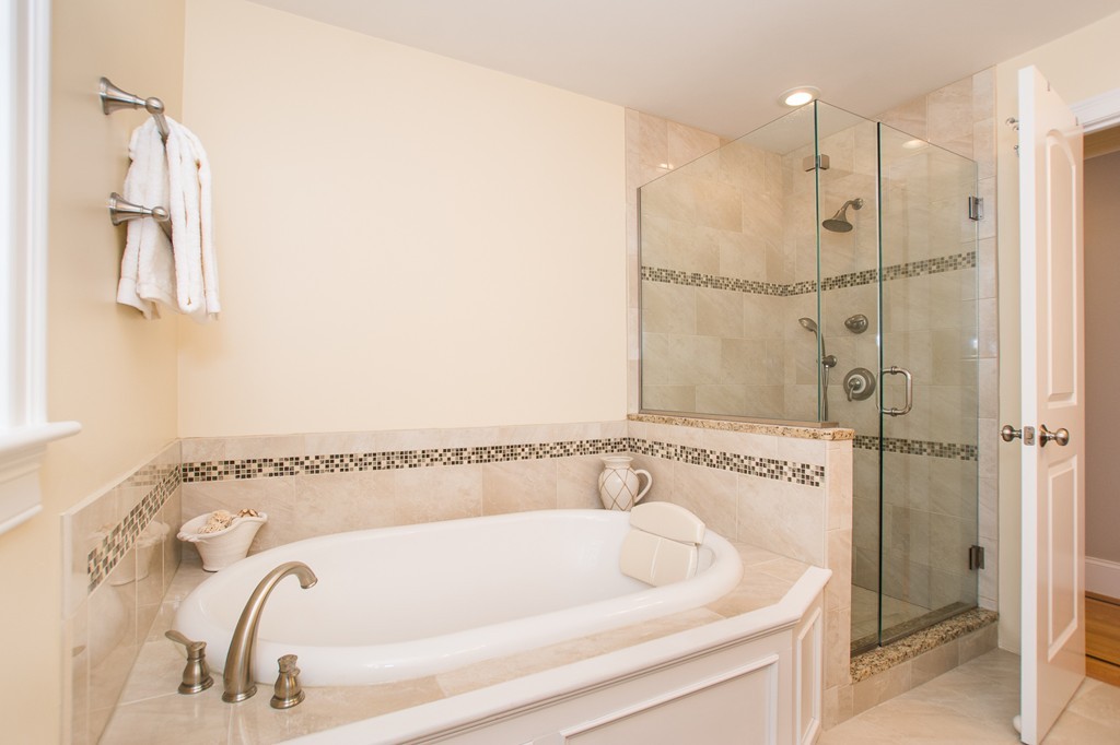 73 Edgemoor Avenue Wellesley, MA 02482 - Photo 13 of 30