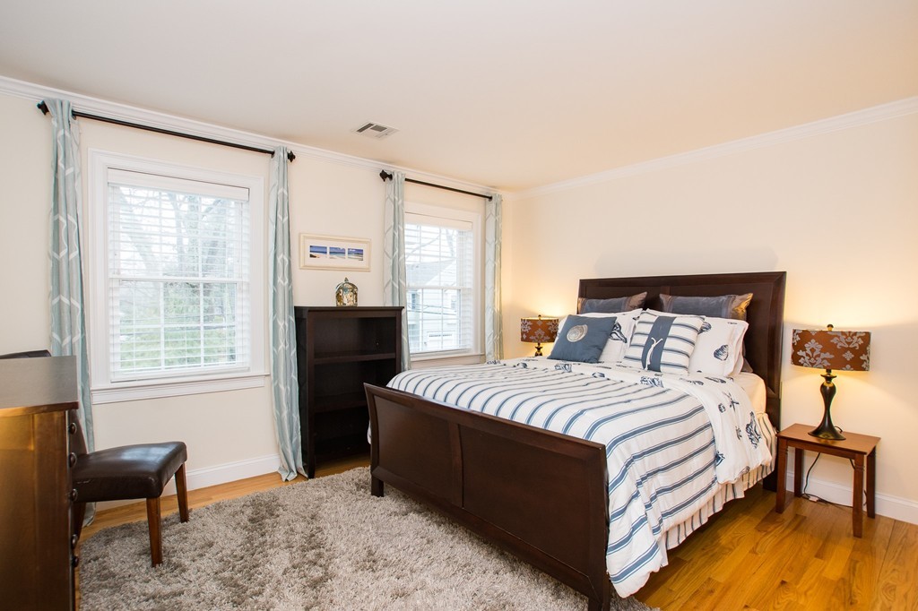 73 Edgemoor Avenue Wellesley, MA 02482 - Photo 17 of 30