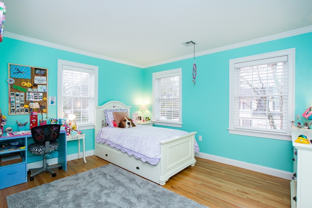 73 Edgemoor Avenue Wellesley, MA 02482 - Photo 18 of 30