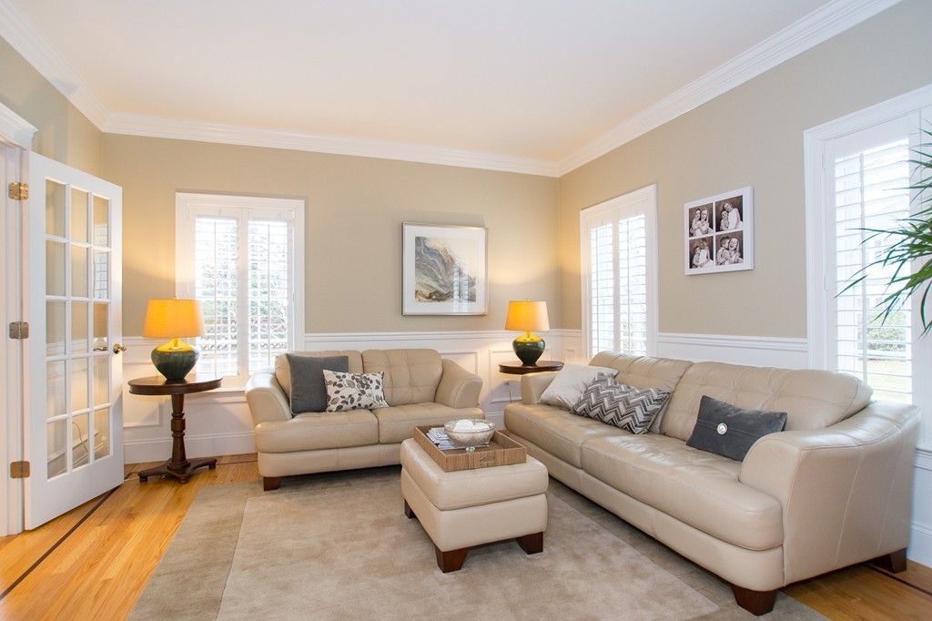 73 Edgemoor Avenue Wellesley, MA 02482 - Photo 2 of 30