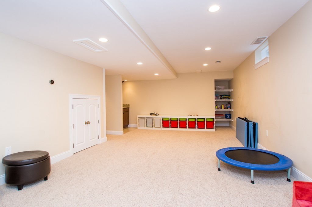 73 Edgemoor Avenue Wellesley, MA 02482 - Photo 24 of 30