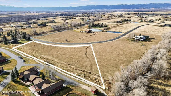 $425,000 | 2470 Falcon Creek Drive, Driggs, ID 83422
