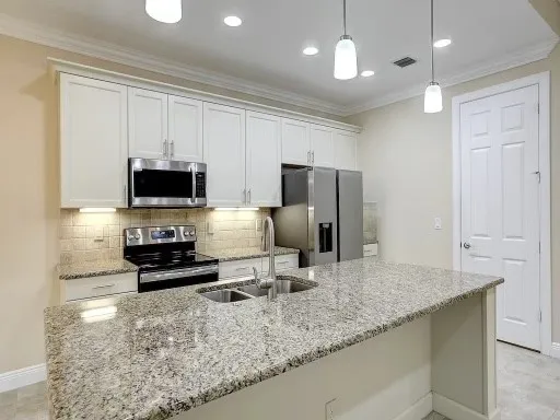 $2,215 | 7474 Great Oak Place, Vero Beach, FL 32966
