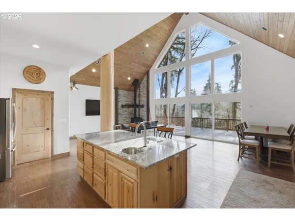 $1,145,000 | 53 Olalla Road, Toledo, OR 97391