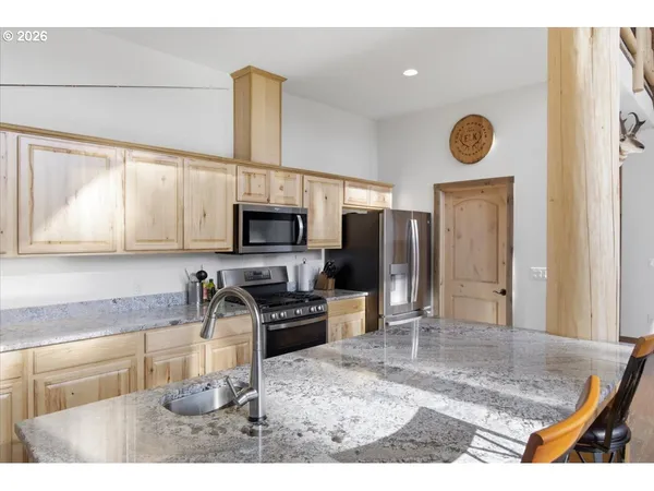 $1,145,000 | 53 Olalla Road, Toledo, OR 97391