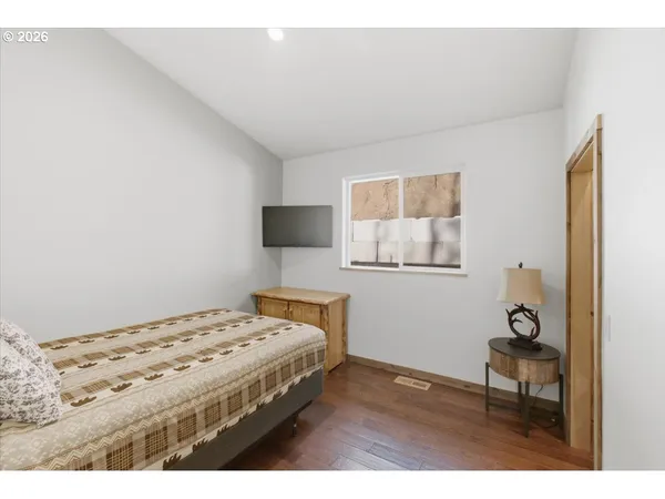 $1,145,000 | 53 Olalla Road, Toledo, OR 97391