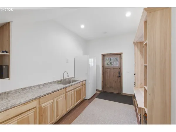 $1,145,000 | 53 Olalla Road, Toledo, OR 97391