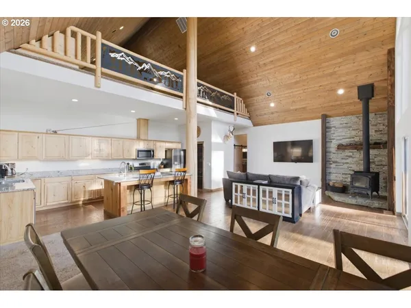 $1,145,000 | 53 Olalla Road, Toledo, OR 97391