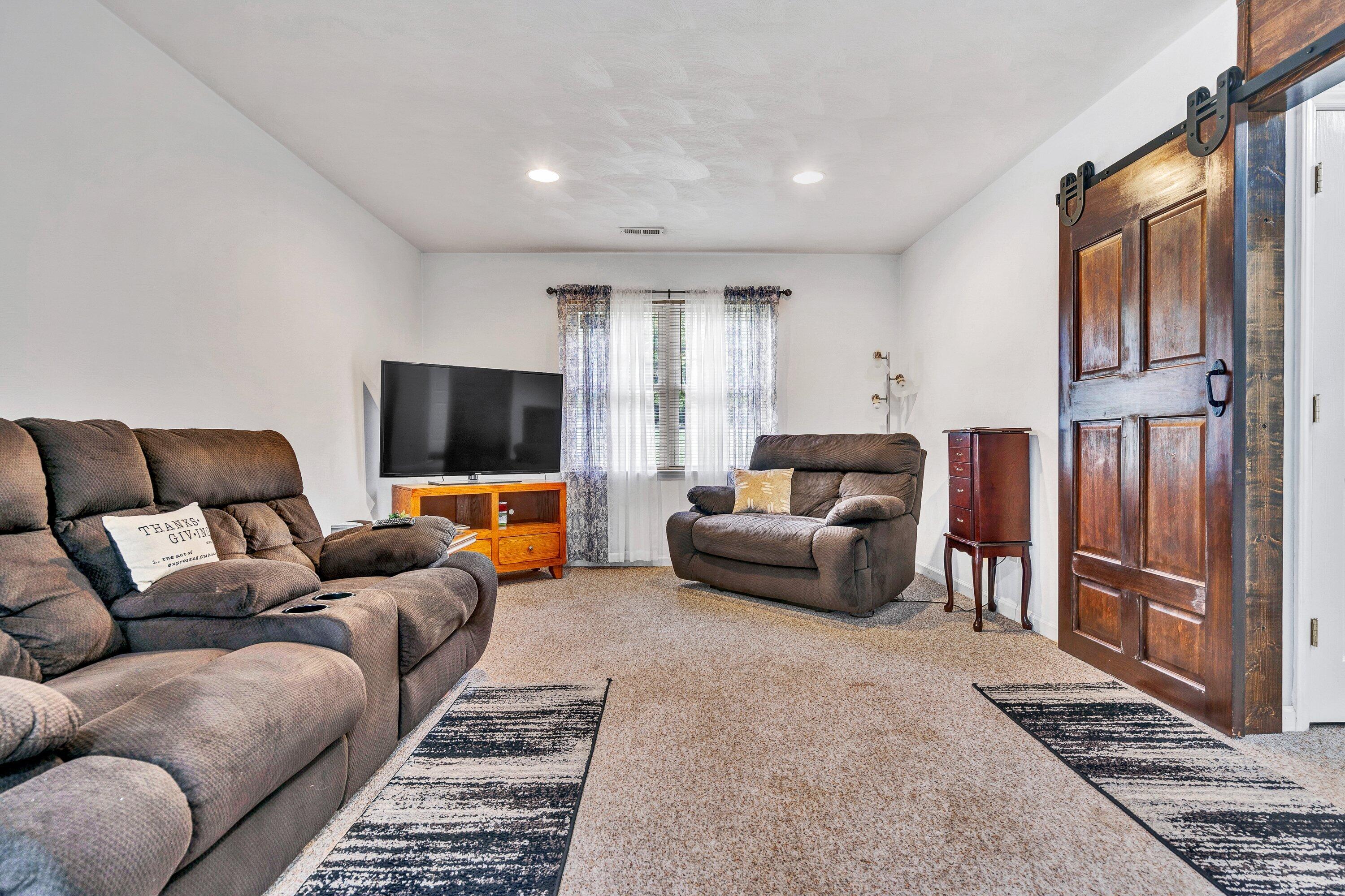 1823 Feather Road Vinton, VA 24179 - Photo 17 of 24 Family Room