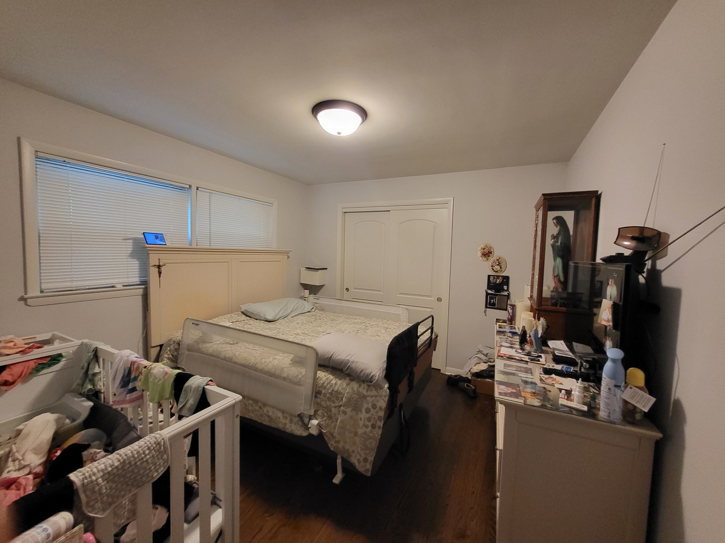 472 Northgate Court Riverside, IL 60546 - Photo 13 of 23 a bed room with a bed and a couch