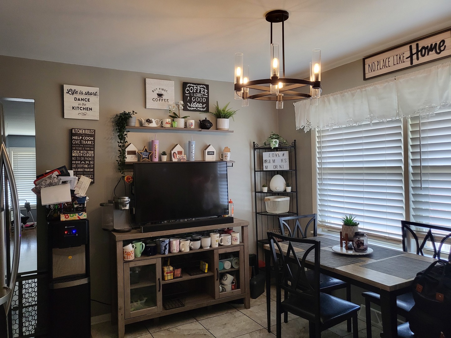 472 Northgate Court Riverside, IL 60546 - Photo 19 of 23 a view of a livingroom with furniture
