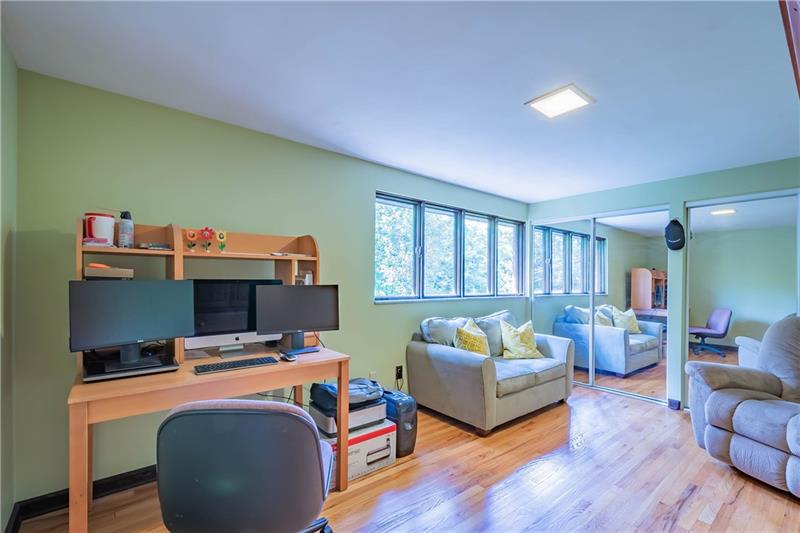 2295 Elmhill Road Pittsburgh, PA 15221 - Photo 14 of 23 Bedroom 3: Can be converted to a den or an office if needed!