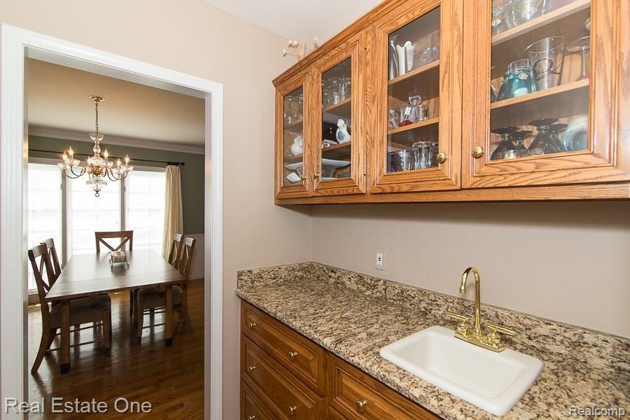 3628 Aynsley Drive Rochester, MI 48306 - Photo 7 of 32 _OL_4078_Aynsley_W012.jpg