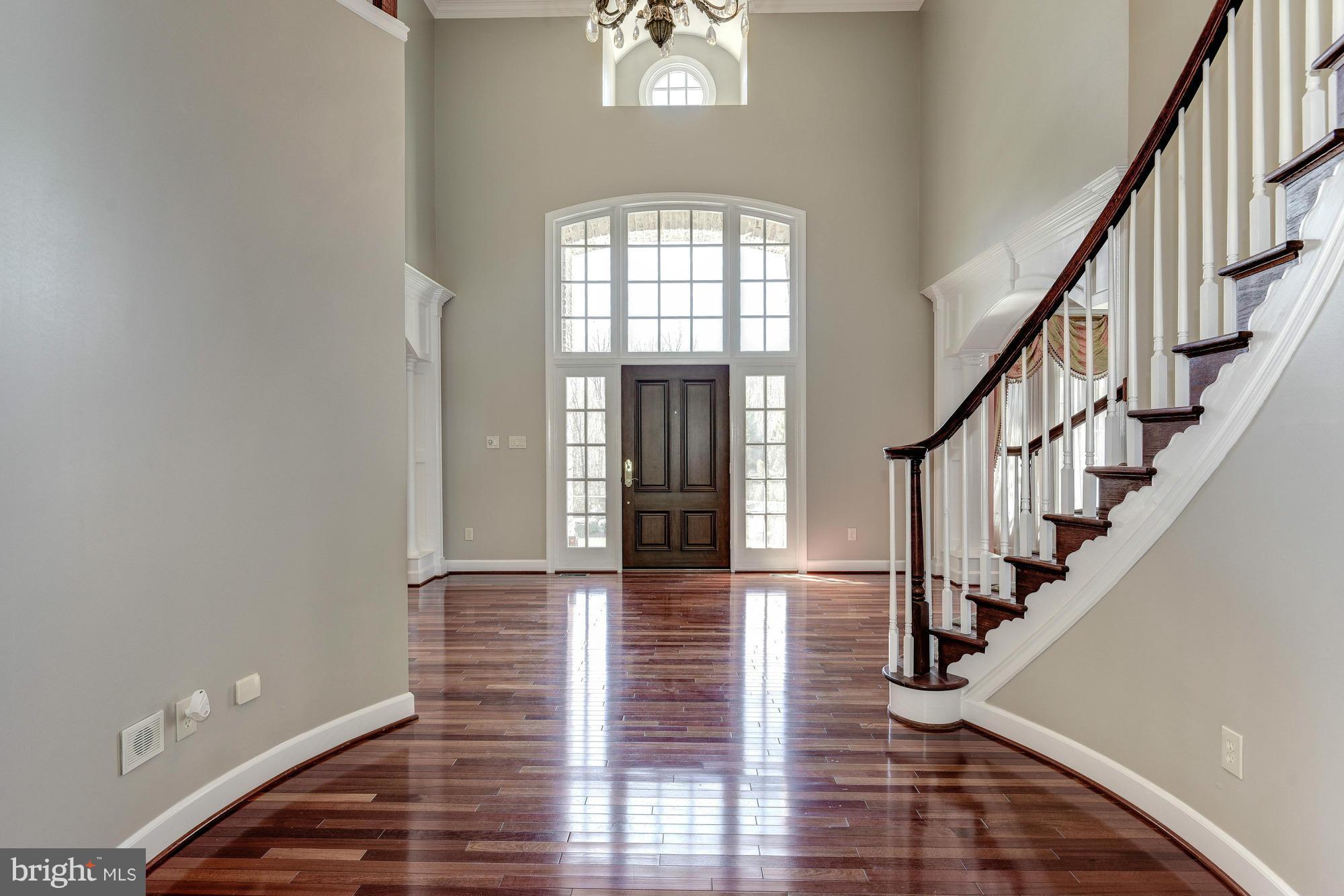 1063 Silent Ridge Court McLean, VA 22102 - Photo 11 of 33 Foyer