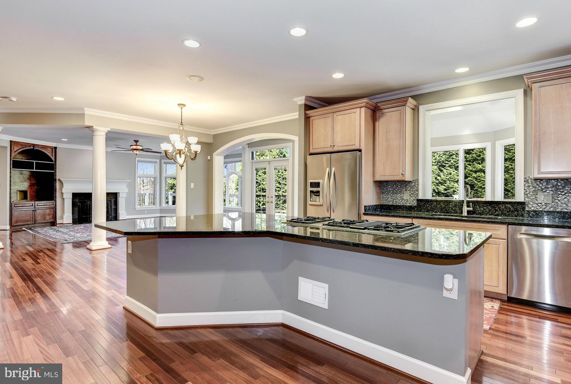 1063 Silent Ridge Court McLean, VA 22102 - Photo 14 of 33 Kitchen