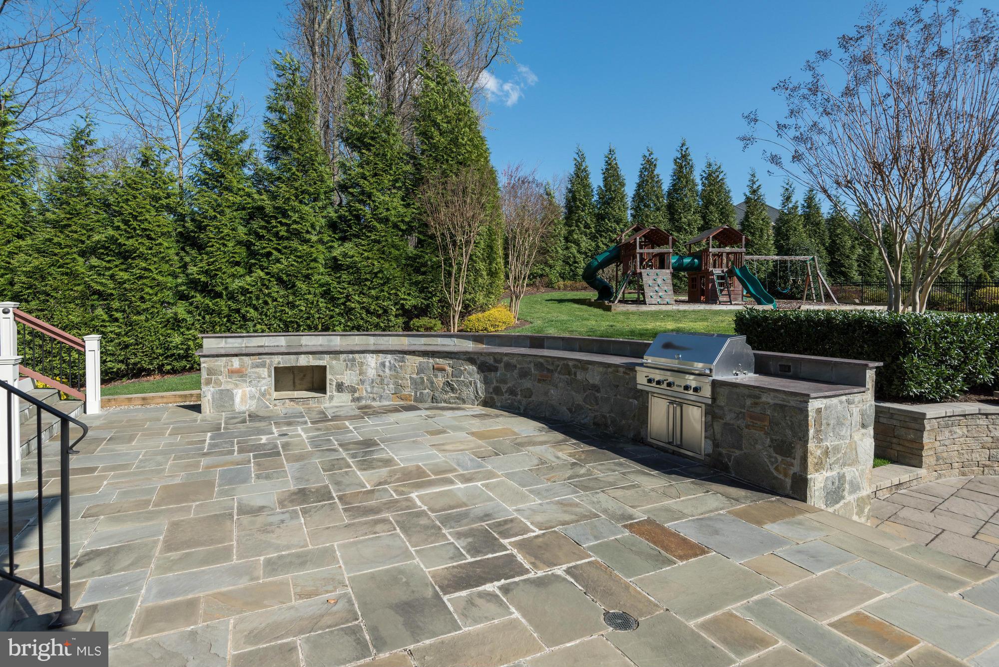 1063 Silent Ridge Court McLean, VA 22102 - Photo 5 of 33 Patio