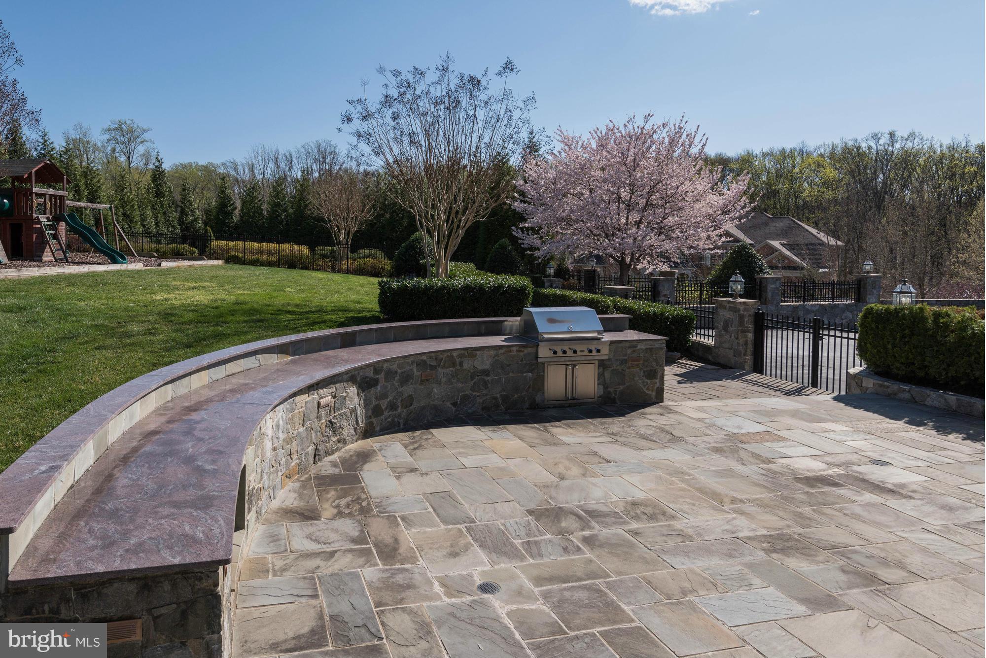 1063 Silent Ridge Court McLean, VA 22102 - Photo 7 of 33 Patio